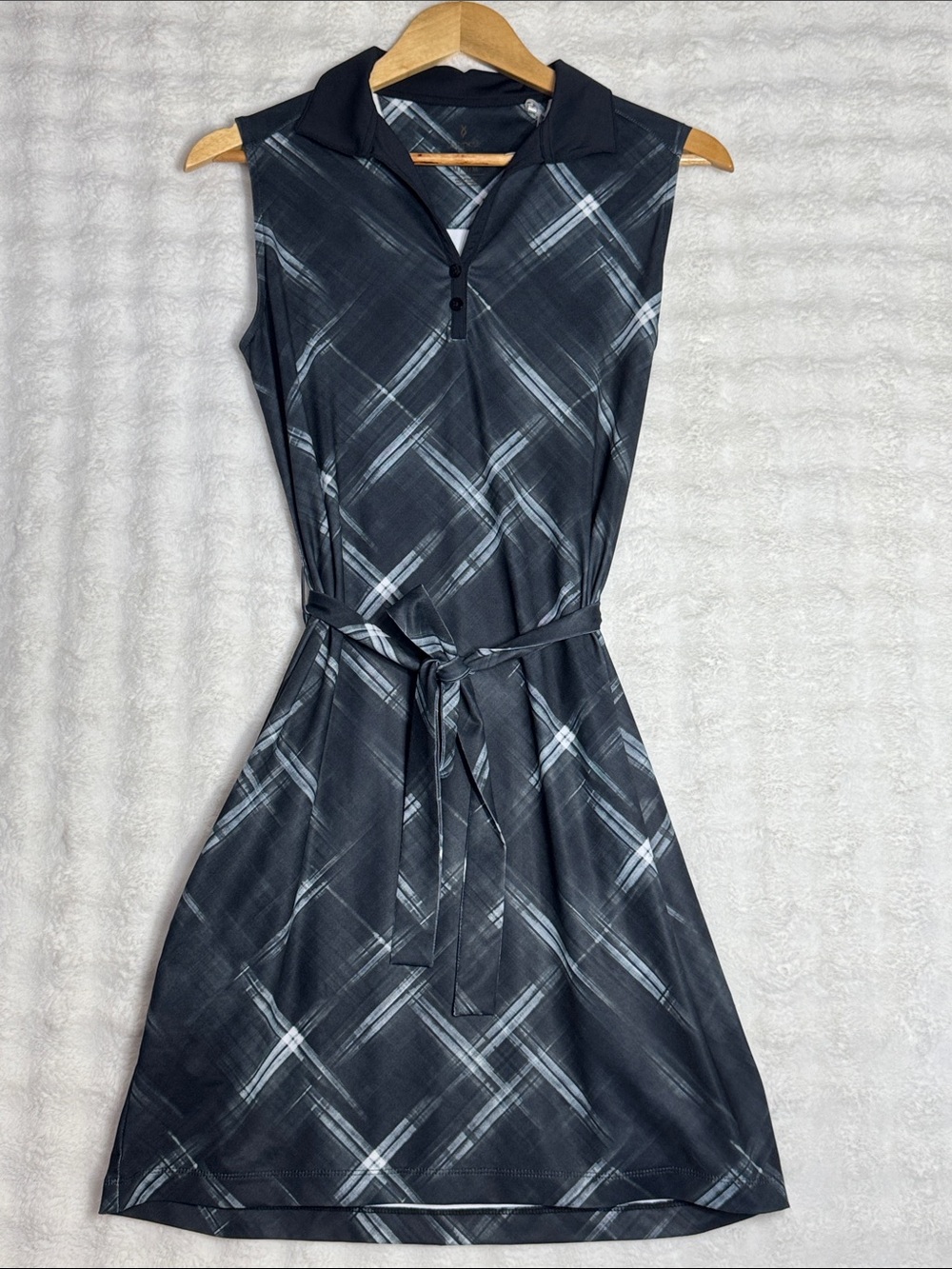 Lopez Desert Dry Collared Golf Dress Medium